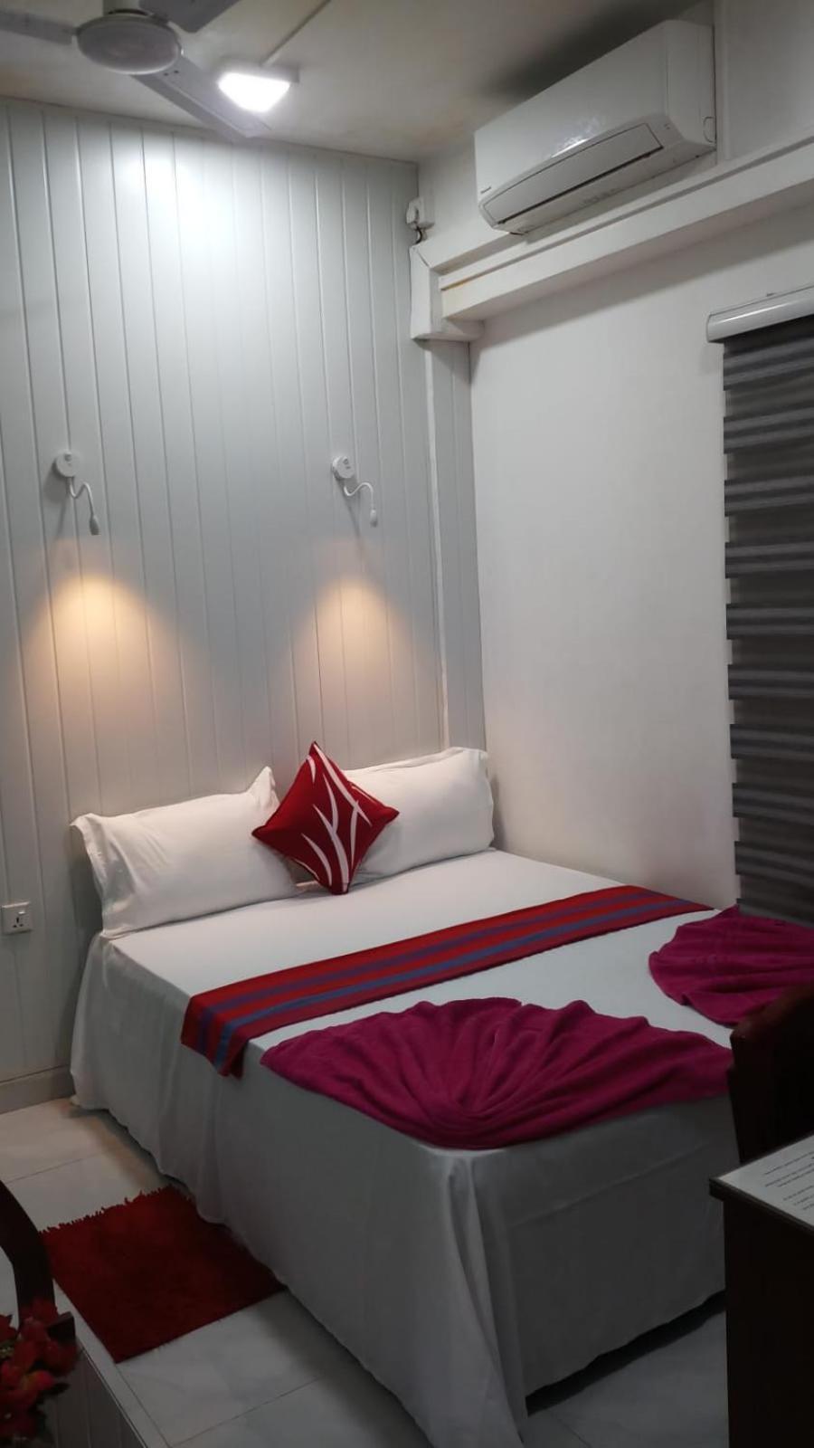 Wish Residence Seaside, Near Durdans & Vasan Eye Care Hospital, Colombo 3 מראה חיצוני תמונה